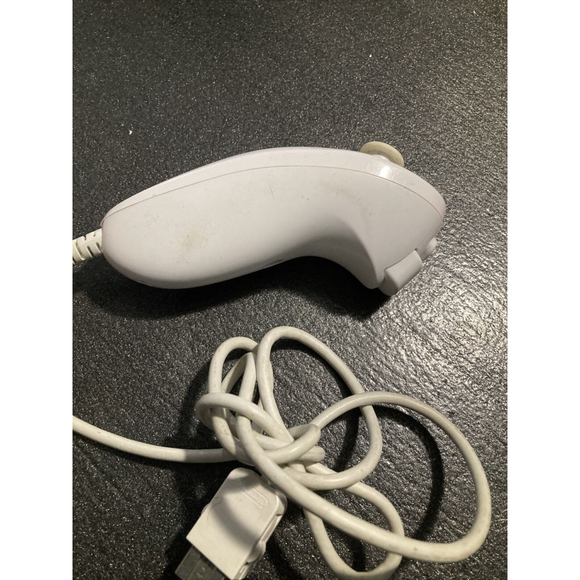 Official OEM White Nintendo Nunchuck for Nintendo Wii or Wii U - Picture 2 of 9